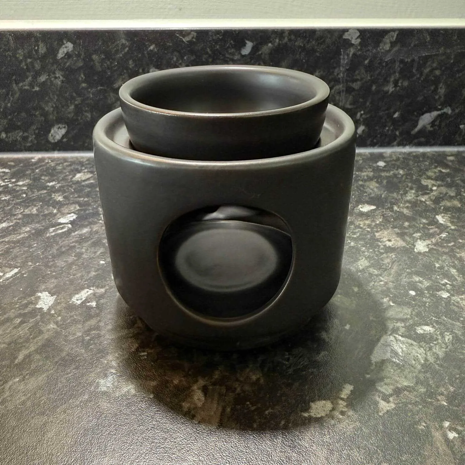 Ceramic burner black assembled
